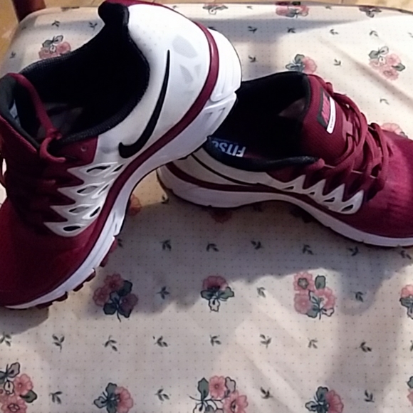 NIKE VOMERO 9.  NWOT - Picture 4 of 8